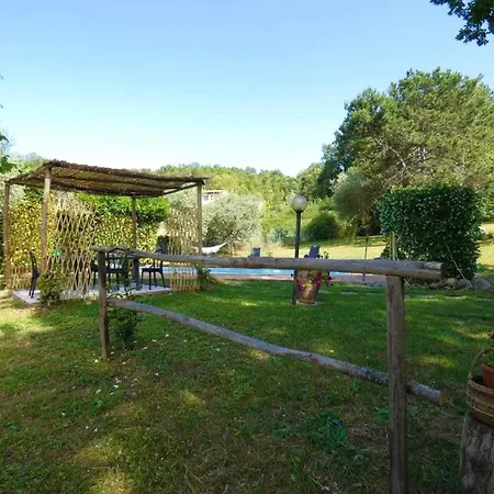 Scappo In Umbria, La Casa Nel Bosco 阿米里亚