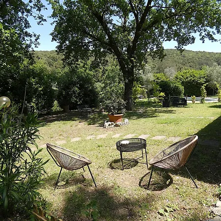别墅 Scappo In Umbria, La Casa Nel Bosco *