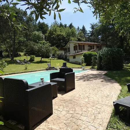 Scappo In Umbria, La Casa Nel Bosco Villa